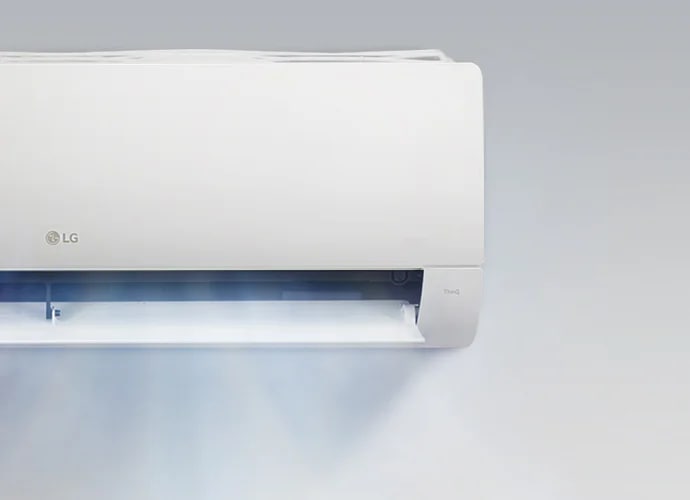 벽에 설치된 LG 휘센 사계절에어컨이 보입니다. 하단의 공기 배출구에서는 시원한 공기가 나오는 모습이 표현되어 있습니다.