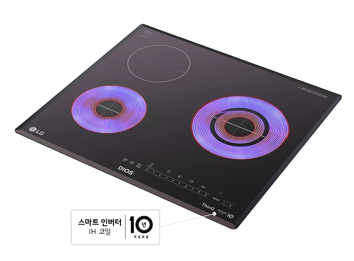 검은색 표면의 전기 쿡탑이 있으며, 두 개의 원형 화구가 붉은색과 보라색으로 빛나고 있습니다. DIOS와 ThinQ라는 로고가 보입니다. 스마트 인버터 IH 코일 10년 무상보증이라는 문구가 있습니다.